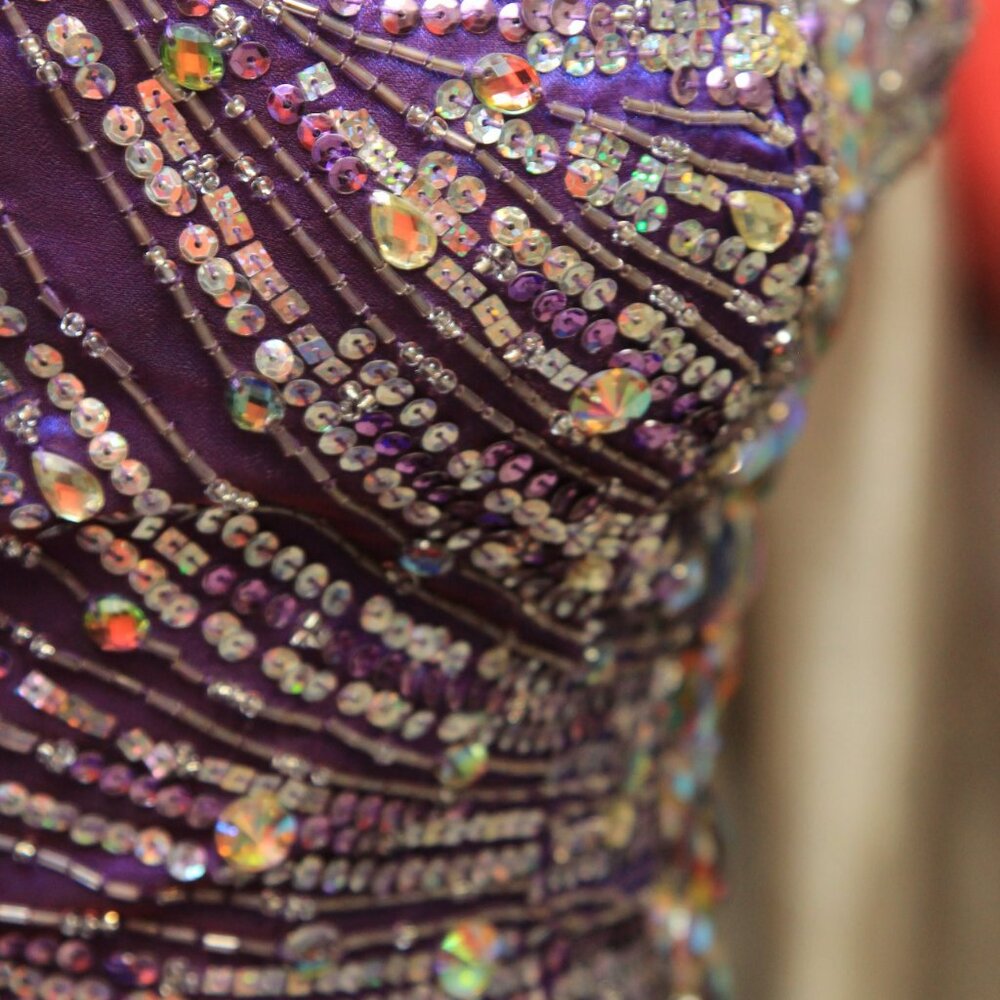 Dress - Picture 6 of 9